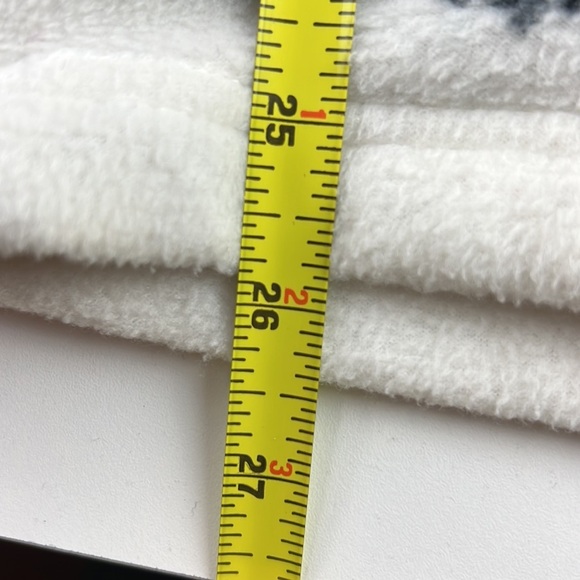 Fluid Fleece Wolf Graphic Full Zippered  Sweater size Medium - Picture 8 of 10